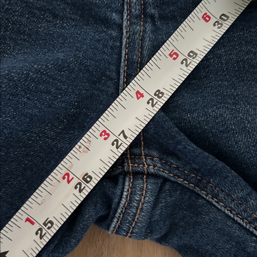 Like new - AMERICAN EAGLE Mom Jeans - Picture 13 of 13